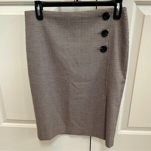 Ann Taylor Black Brown Houndstooth Grey Cream Background Button Detail Skirt